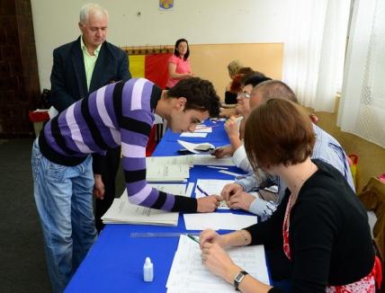 Primele trei ore ale alegerilor: În Bihor prezenţa la vot este sub media naţională